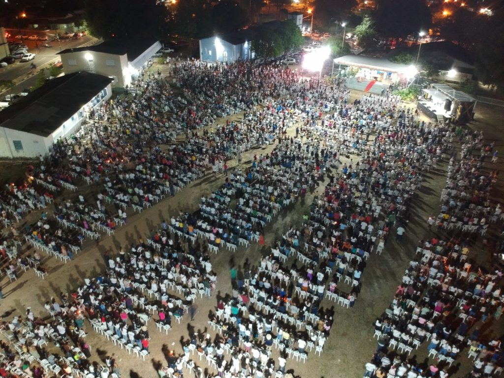 Em procissão, milhares de fiéis celebram o dia de Nossa Senhora Aparecida em Boa Vista