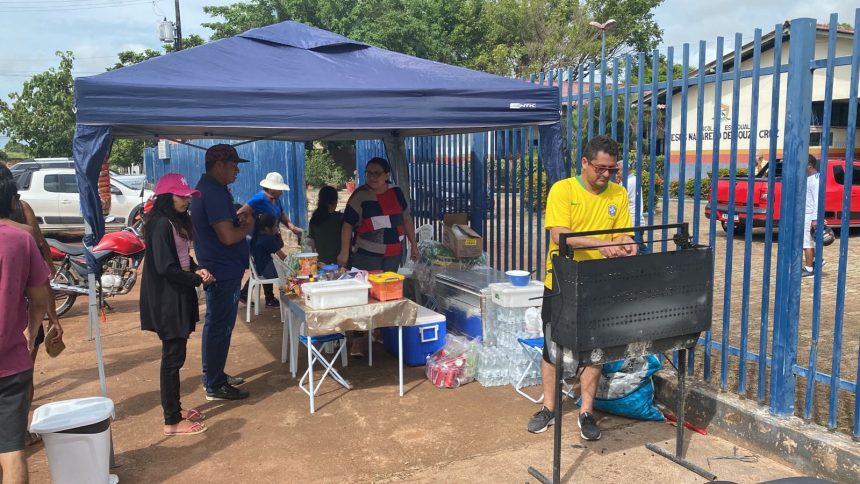 Ambulantes garantem renda extra nos locais de votação em Roraima