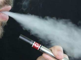 Para evitar tabagismo precoce, Ministério da Saúde lança campanha de prevenção ao uso de cigarros eletrônicos