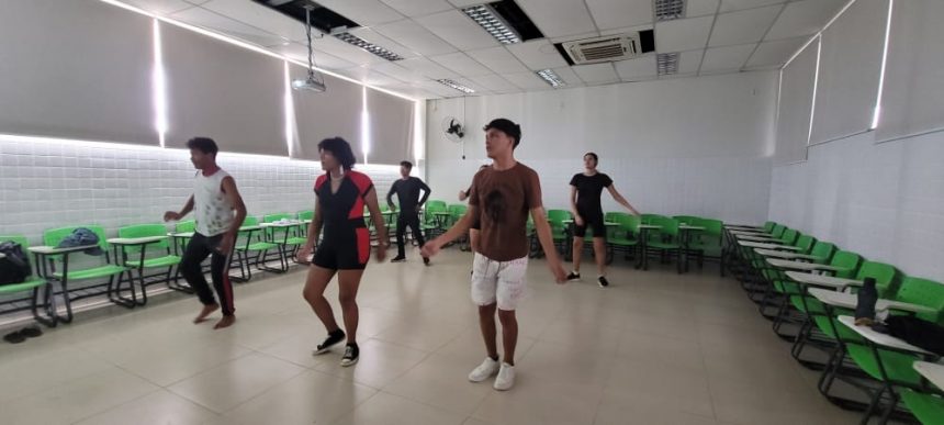 Aulas de Zumba promovem espaço para ensino da língua Espanhola no IFRR