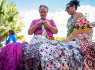 UBS’s arrecadaram e doaram lenços a mulheres em tratamento de câncer