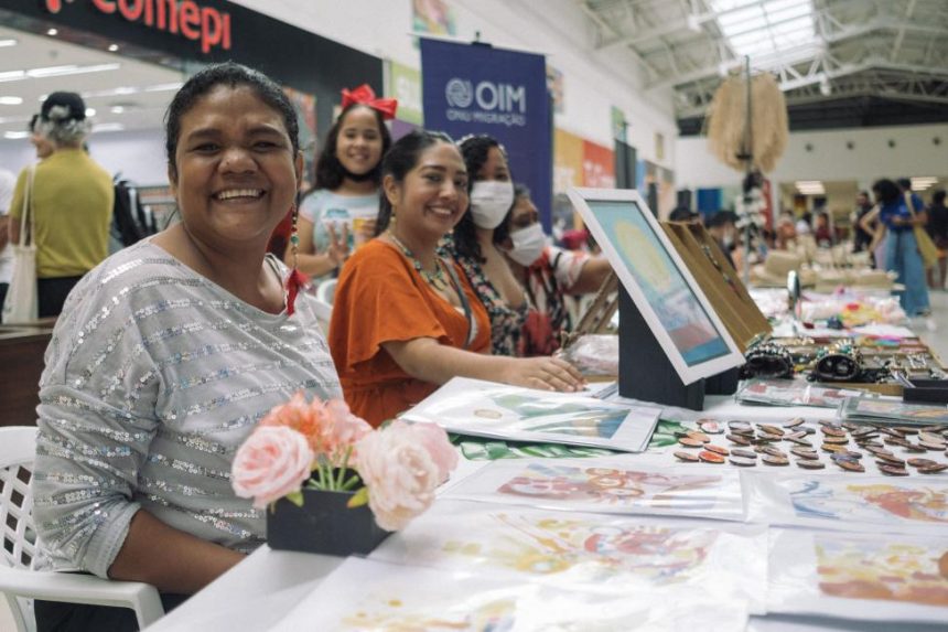 ‘Intercâmbio de saberes’: artesãs  brasileiras e venezuelanas se reúnem em evento para troca de experiências culturais e artísticas