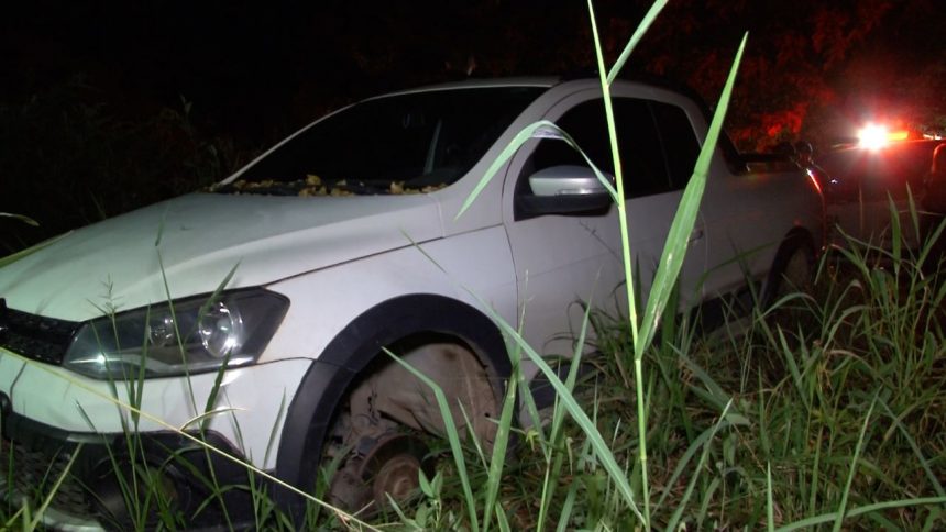 Carro roubado é localizado sem as rodas em Boa Vista