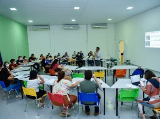 Oportunizou cursos de mestrado e doutorado para servidores municipais de Boa Vista