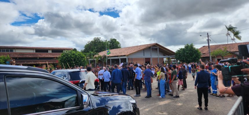 Presidente Lula e ministros chegam à Casai em Boa Vista