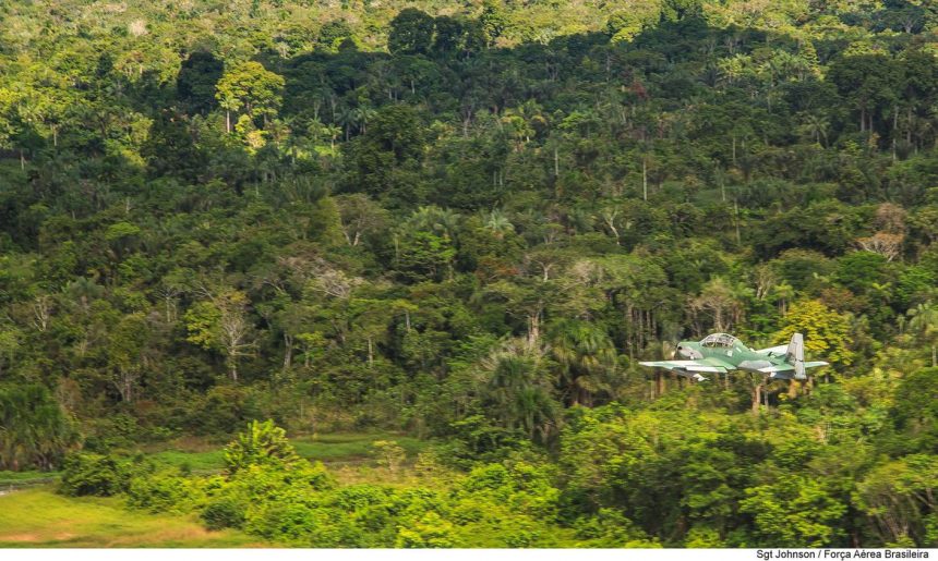 FAB deve interceptar e derrubar aeronaves de garimpo ilegal durante Operação Escudo Yanomami