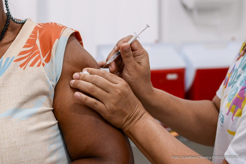 Vacinação bivalente contra covid-19 começa nesta segunda-feira em Boa Vista
