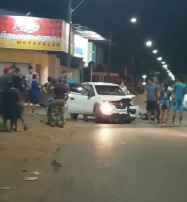 Motoristas alcoolizados colidem frontalmente no bairro Jóquei Clube