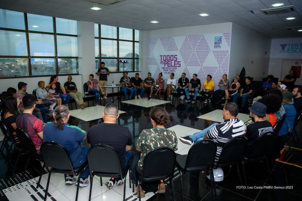 Artistas e entidades se reúnem com a Prefeitura para dialogar sobre novo plano cultural para Boa Vista