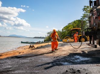 Trecho da Avenida Santos Dumont que dá acesso ao Porto da Marina recebe reparos
