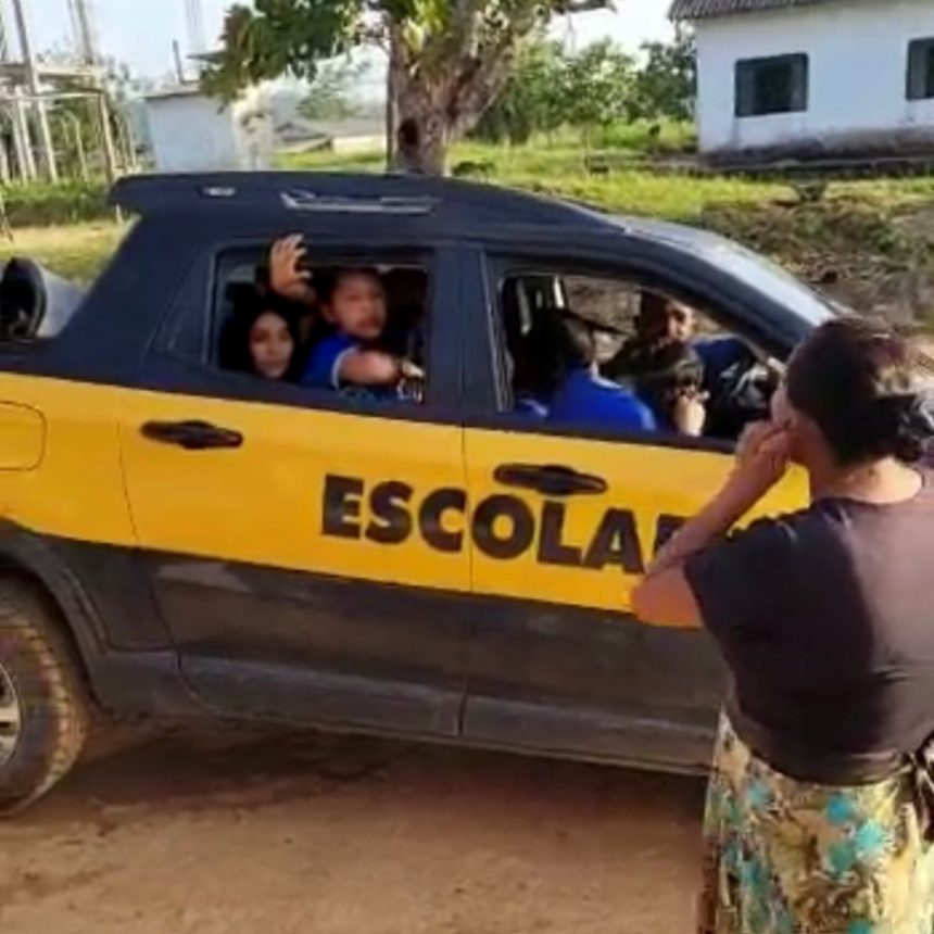 Picape é flagrada com oito alunos em Amajari e pais cobram mais transportes escolares ao Governo do Estado