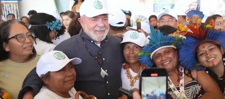 Lula chega ao Centro Regional Lago Caracaranã, na Raposa Serra do Sol