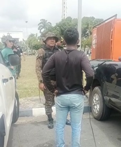 PMRR apreende som de manifestantes que protestavam em frente ao Palácio do Governo