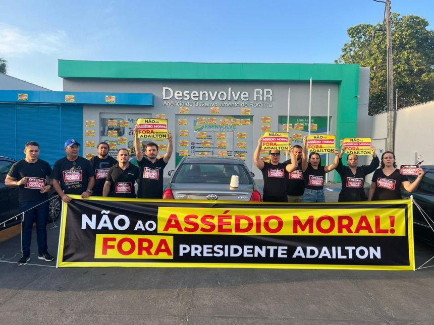 Servidores da Desenvolve RR realizam manifestação e pedem a saída de presidente por assédio moral