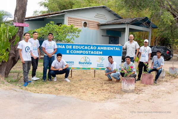 Educação Ambiental: jovens do Projeto Crescer produzem fertilizantes naturais e mudas de plantas no Horto Municipal