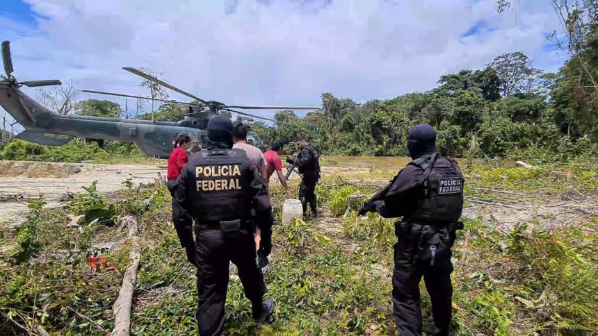 PF prende três pessoas por envolvimento no garimpo ilegal na Terra Yanomami