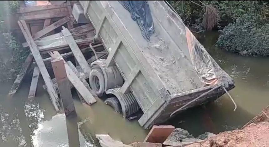 Moradores de comunidades em Alto Alegre ficam isolados devido a desabamento de ponte que estava há dois anos sem manutenção