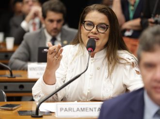 Pediu melhorias na BR-174 e asfaltamento da estrada até Georgetown