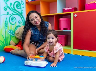 ‘Aprendi sobre a importância do afeto de mãe para filho’, disse beneficiária do Família que Acolhe