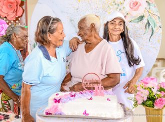 Dia das Mães: idosa de 100 anos, integrante do Cabelos de Prata, é homenageada em Boa Vista