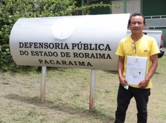 Agente de saúde de comunidade indígena em Pacaraima caminha por 5 horas para levar demandas à DPE-RR