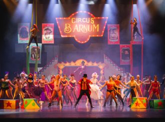 Teatro Municipal recebe o espetáculo ‘O Rei do Show’ pela segunda vez neste domingo