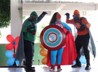 ‘Super Orinoco’: revista em quadrinhos de super-heroína que ensina sobre higiene é lançada em RR