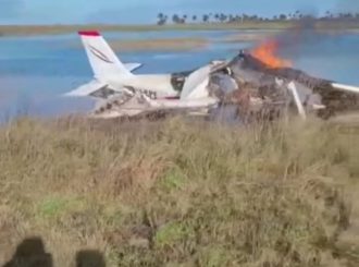 Avião cai na zona Rural de Boa Vista e piloto morre carbonizado