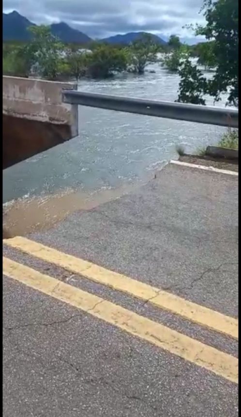 Dnit e Exército enviam equipes para ponte que desabou em Amajari