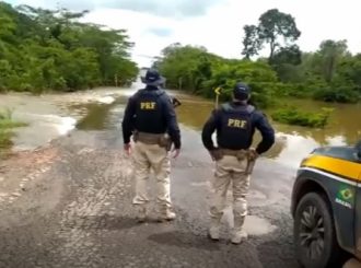 BR-432 registra alagamentos e tem dois pontos interditados; veja vídeo