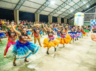 Último ensaio aberto de quadrilhas do Boa Vista Junina leva famílias à praça do Cidade Satélite