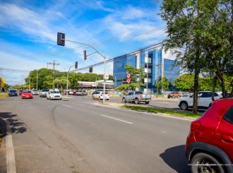 Novo semáforo é instalado na Avenida Getúlio Vargas