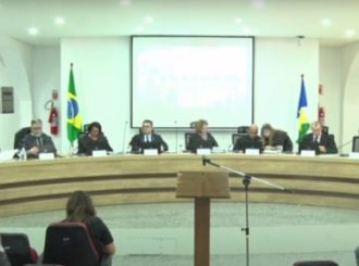 Novo pedido de vista em processo de cassação de governador faz população desacreditar na Justiça