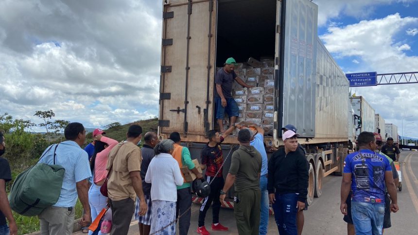 Empresários doam 28,6 toneladas de alimentos em Pacaraima em protesto ao boicote na entrada de produtos brasileiros na Venezuela; veja vídeo