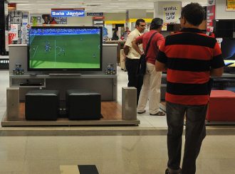 Homens ganhavam, em 2021, 16,3% a mais que mulheres, diz pesquisa