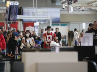 Anvisa deixa de exigir teste de Covid-19 para entrada no país