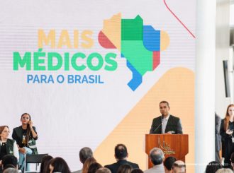 Arthur Henrique é o único prefeito a discursar em cerimônia do programa Mais Médicos, em Brasília