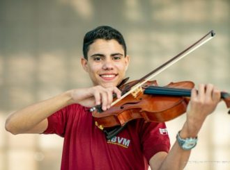 Jovem que iniciou carreira no Instituto Boa Vista de Música é selecionado para prestigiado conservatório em São Paulo