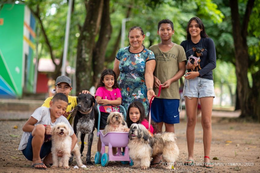 Prefeitura imuniza quase seis mil cães e gatos no terceiro dia da campanha de vacinação antirrábica