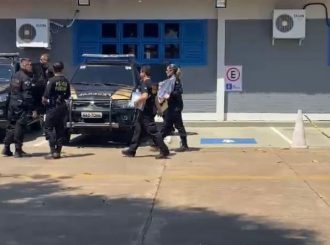 Policiais federais apreendem documentos e equipamentos na Universidade Estadual de Roraima
