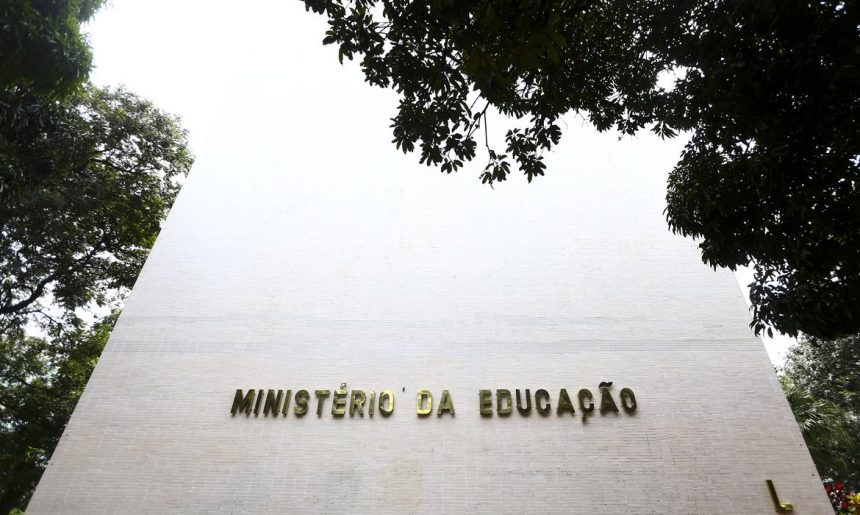 MEC já repassou mais de R$ 1 bilhão para educação em 2023