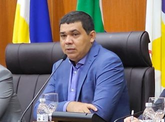 Sampaio faz mais quatro alterações no alto escalão do Governo