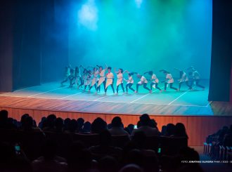 Espetáculo “Gaga” emocionou público no encerramento do Mormaço Cultural no Teatro Municipal