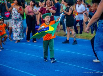 Crianças celebram a Independência do Brasil com fantasias criativas na Vila Olímpica
