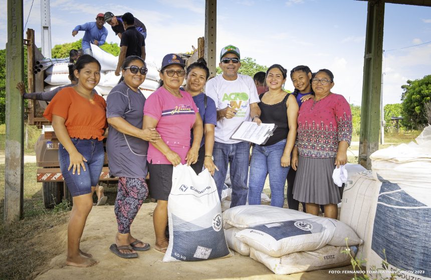 ‘Projeto HF’: agricultores recebem insumos para plantio de melancia em comunidades indígenas na zona rural de Boa Vista