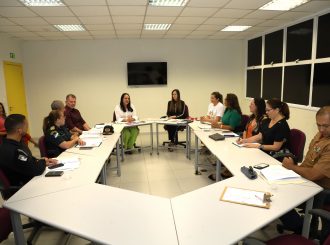 Reunião discute mecanismos para melhorar atendimento às ocorrências de violência contra meninas e mulheres em Roraima