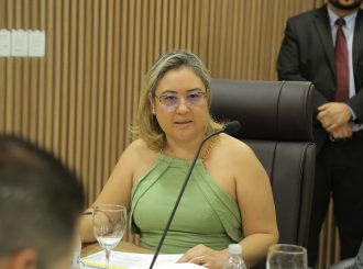 Após determinação da Justiça Federal, Governo publica afastamento de Cecília Lorenzon