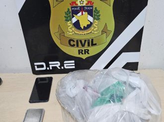 Mulher é presa suspeita de usar a filha adolescente para venda de drogas em Boa Vista