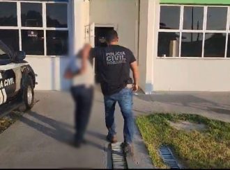 Homem que ameaçou e ateou fogo em colchão de ex-companheira é preso em hotel de Boa Vista