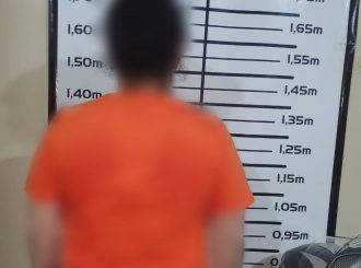 Mulher acusada de ‘julgamento’ e morte de adolescente em tribunal do crime é presa